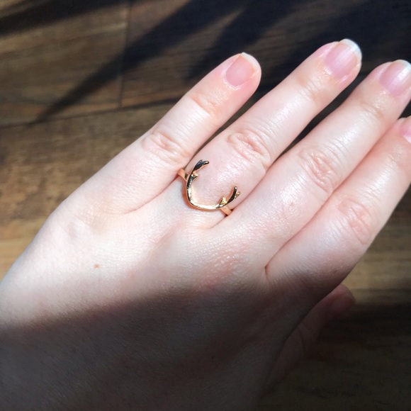 🌻 5/$25 🌻 Gold Antler Ring Dainty - Picture 4 of 6